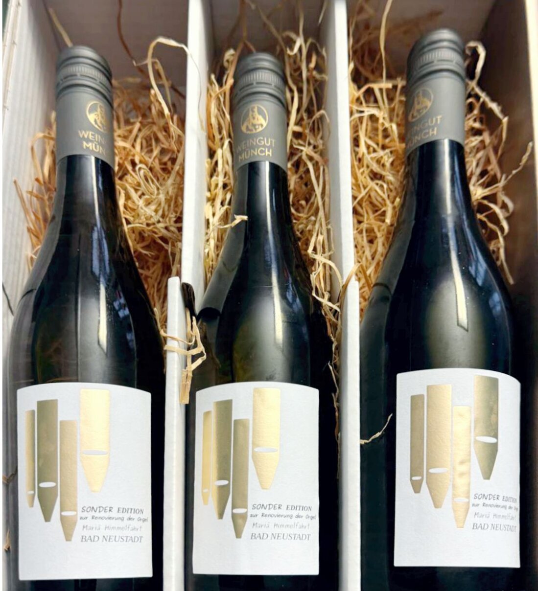 Freiwillige arbeiten gemeinsam